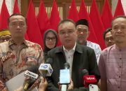 Setiba dari Sydney, Presiden Prabowo Rehabilitasi Dua Guru: Membuktikan Guru adalah Pahlawan Tanpa Tanda Jasa