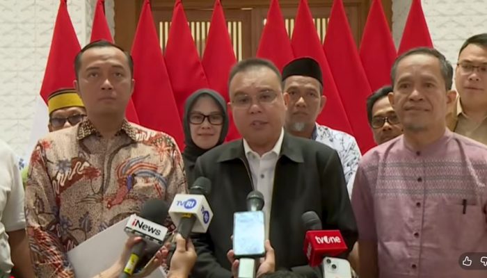 Setiba dari Sydney, Presiden Prabowo Rehabilitasi Dua Guru: Membuktikan Guru adalah Pahlawan Tanpa Tanda Jasa